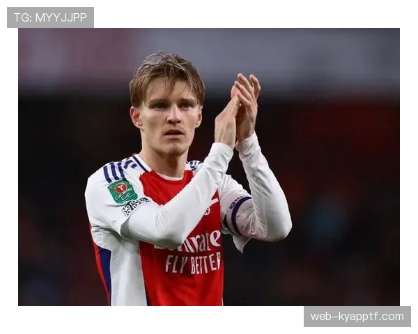 厄德高与B费战术角色分化：前插频率集中化与球权依赖度提升的机制解析