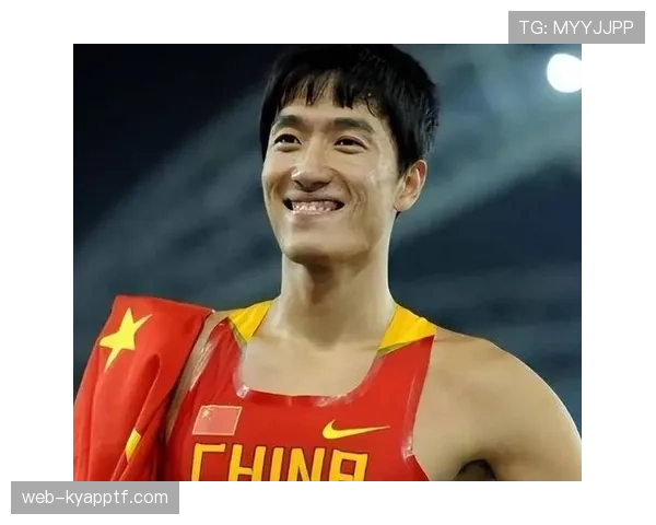 刘翔两种身份叠在一起太反差：赛场上的飞人和超接地气的早晨