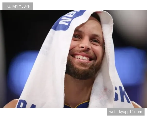 库里家冰箱里塞满蛋白粉，连饮料都是按毫升算的